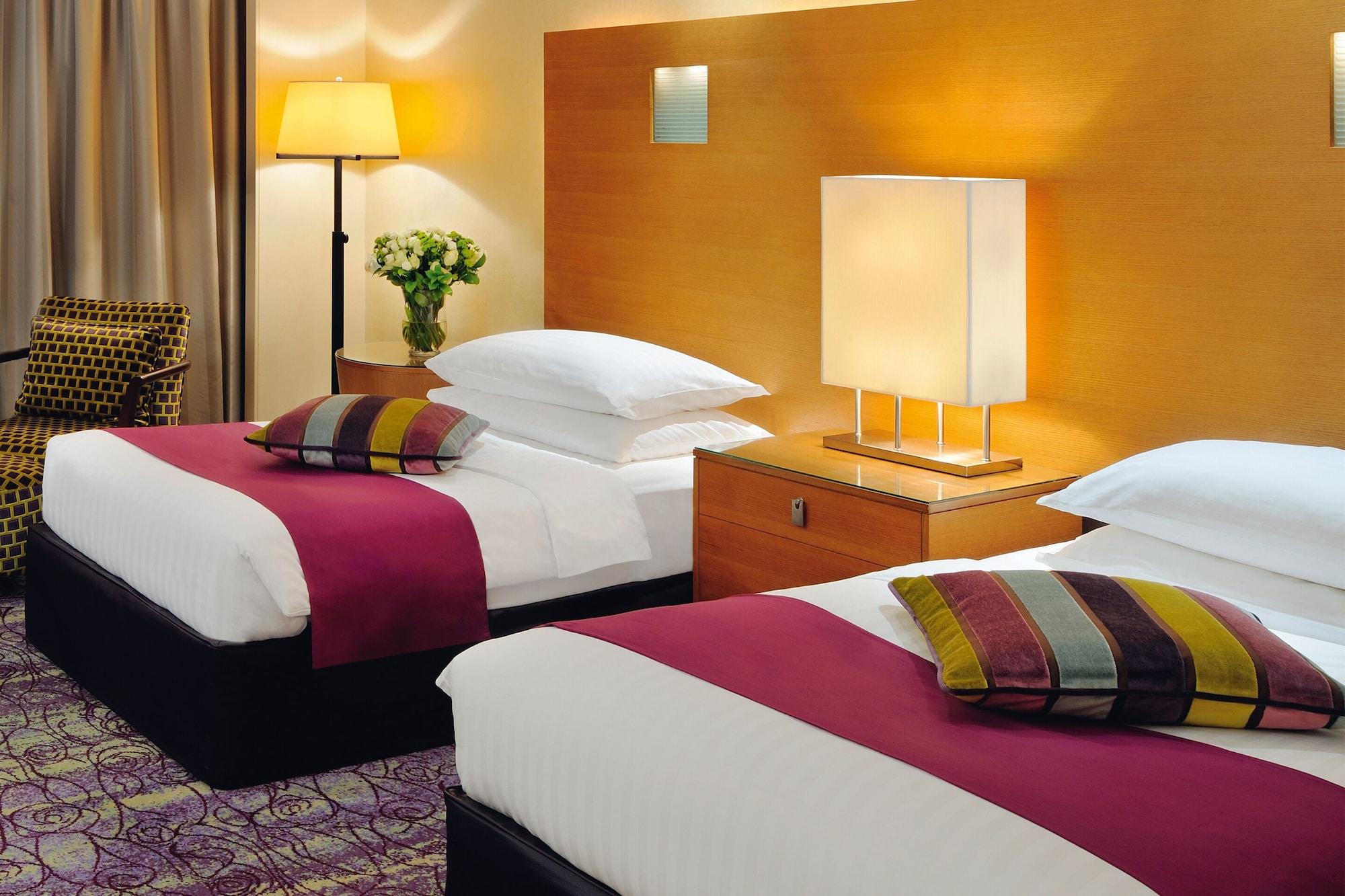 Qabila Westbay Hotel By Marriott Доха Екстер'єр фото A typical room at the hotel