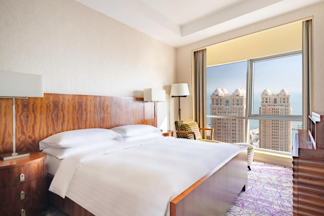 Qabila Westbay Hotel By Marriott Доха Екстер'єр фото A bedroom at the Jumeirah Atlantis