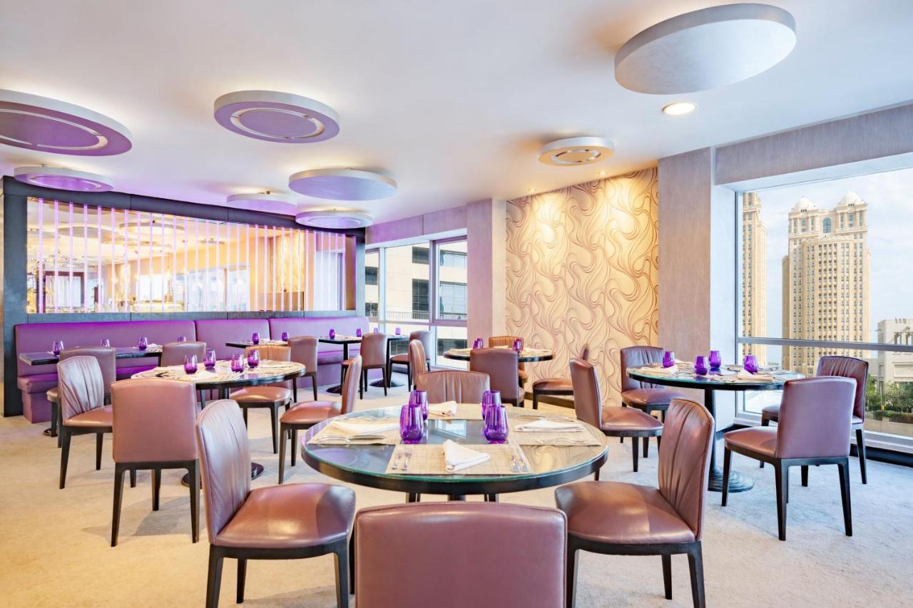 Qabila Westbay Hotel By Marriott Доха Екстер'єр фото The interior of the restaurant