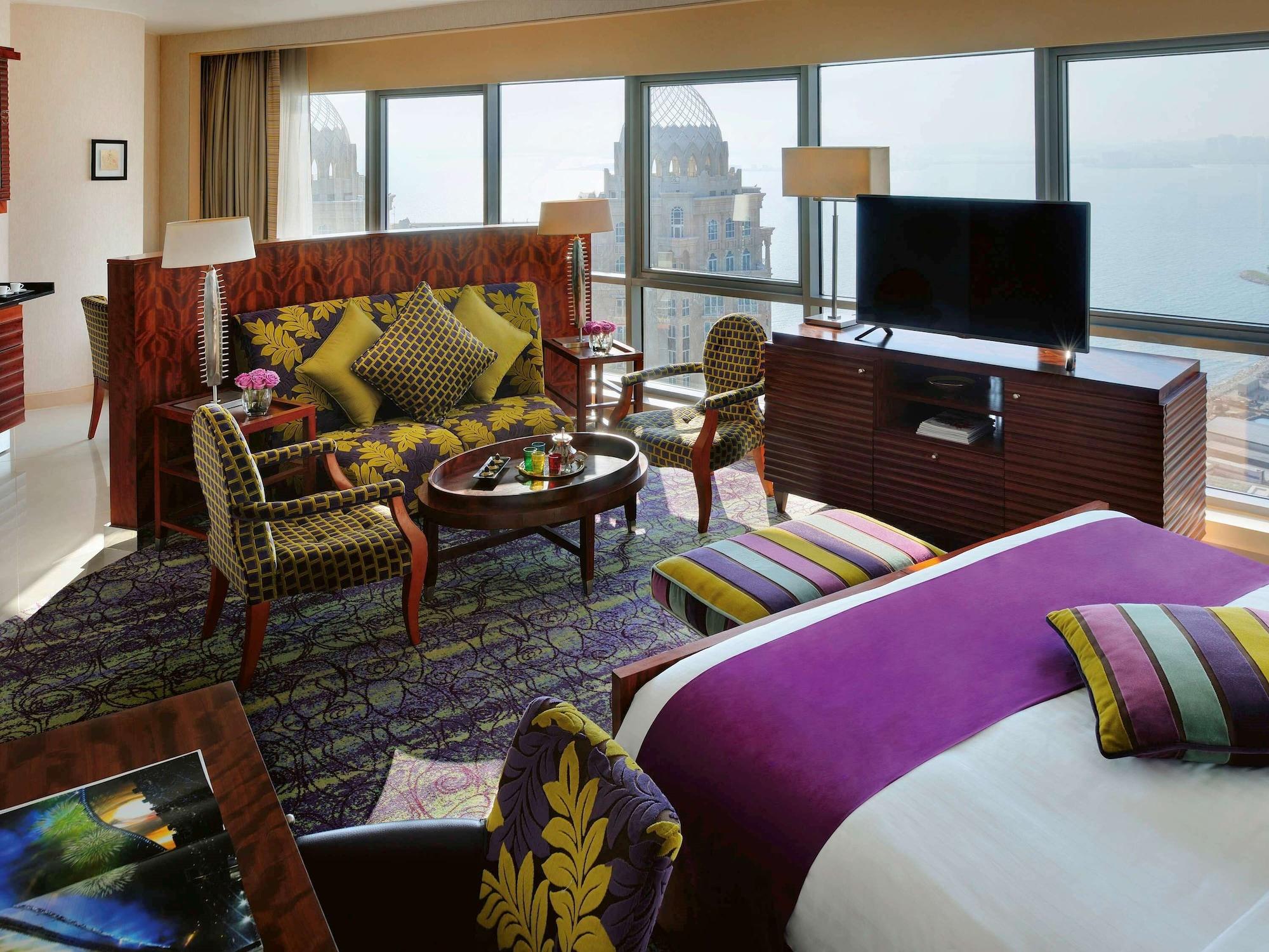 Qabila Westbay Hotel By Marriott Доха Екстер'єр фото A suite at the Jumeirah Emirates Towers Hotel