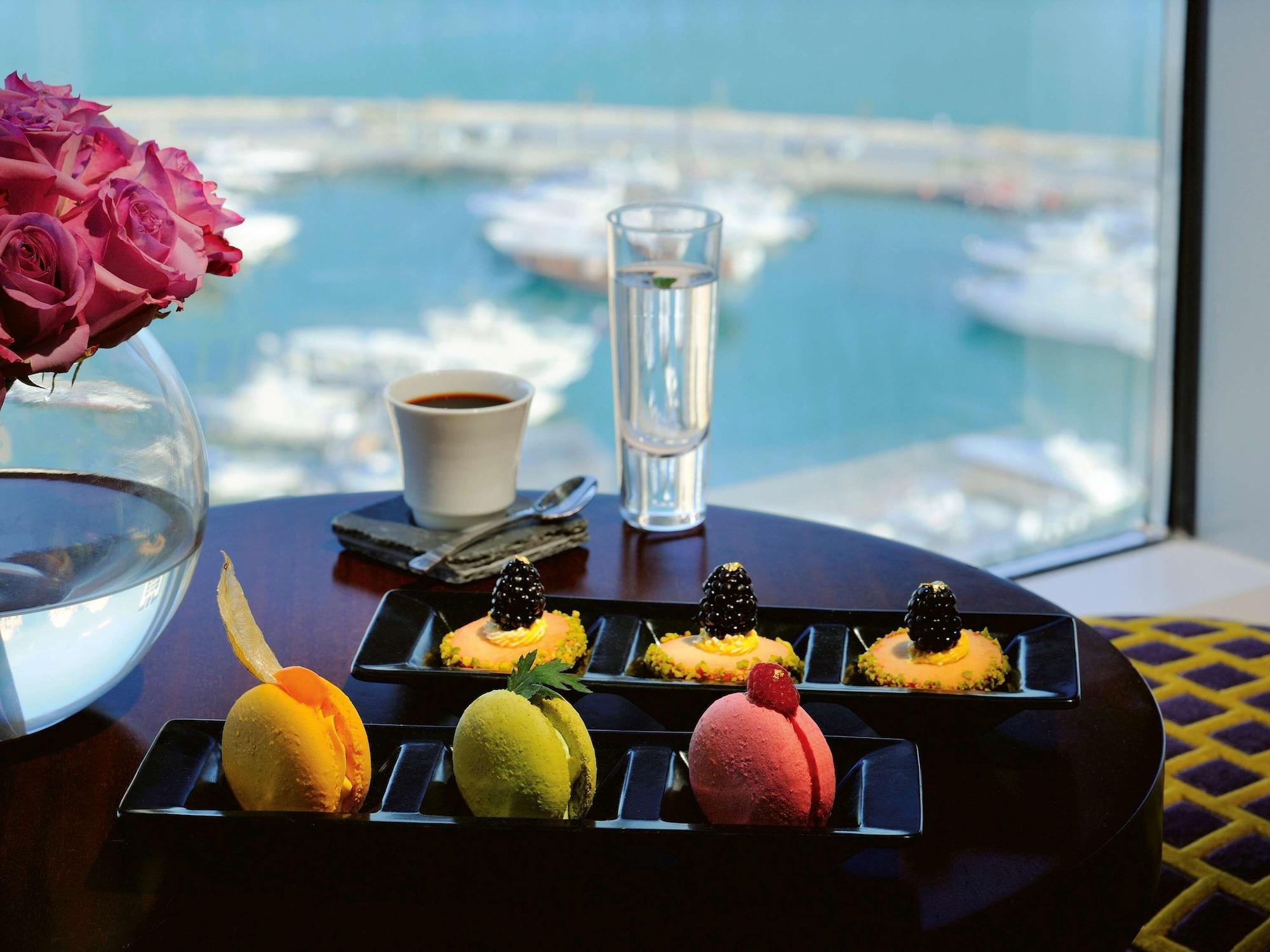 Qabila Westbay Hotel By Marriott Доха Екстер'єр фото A selection of ice cream