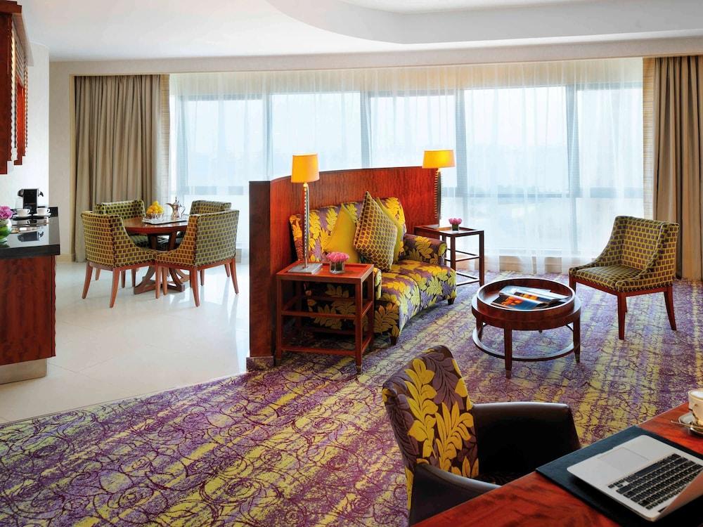 Qabila Westbay Hotel By Marriott Доха Екстер'єр фото Suite at the hotel
