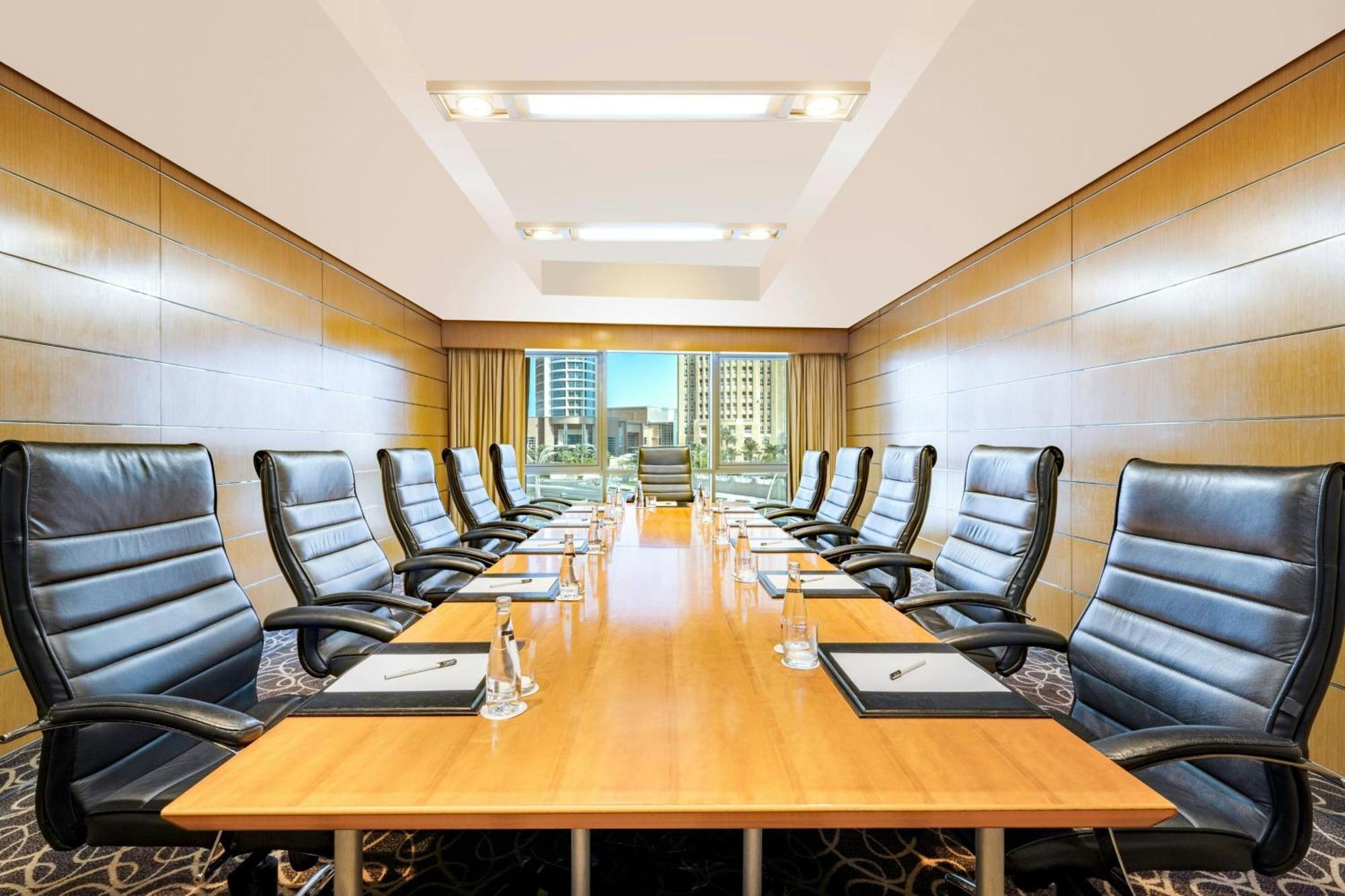Qabila Westbay Hotel By Marriott Доха Екстер'єр фото Meeting room