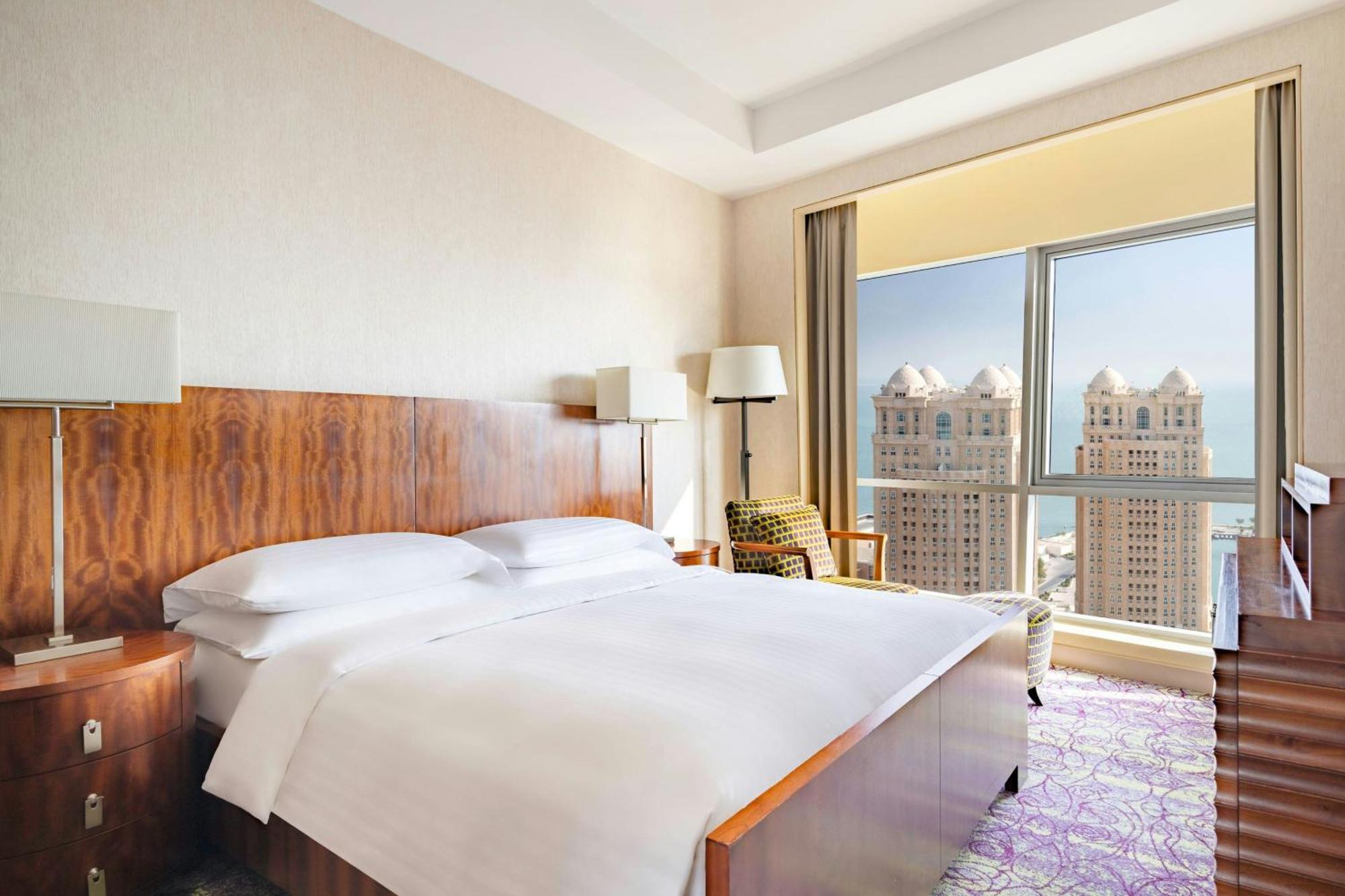 Qabila Westbay Hotel By Marriott Доха Екстер'єр фото A bedroom at the Jumeirah Atlantis